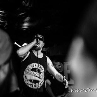 085 Backfist